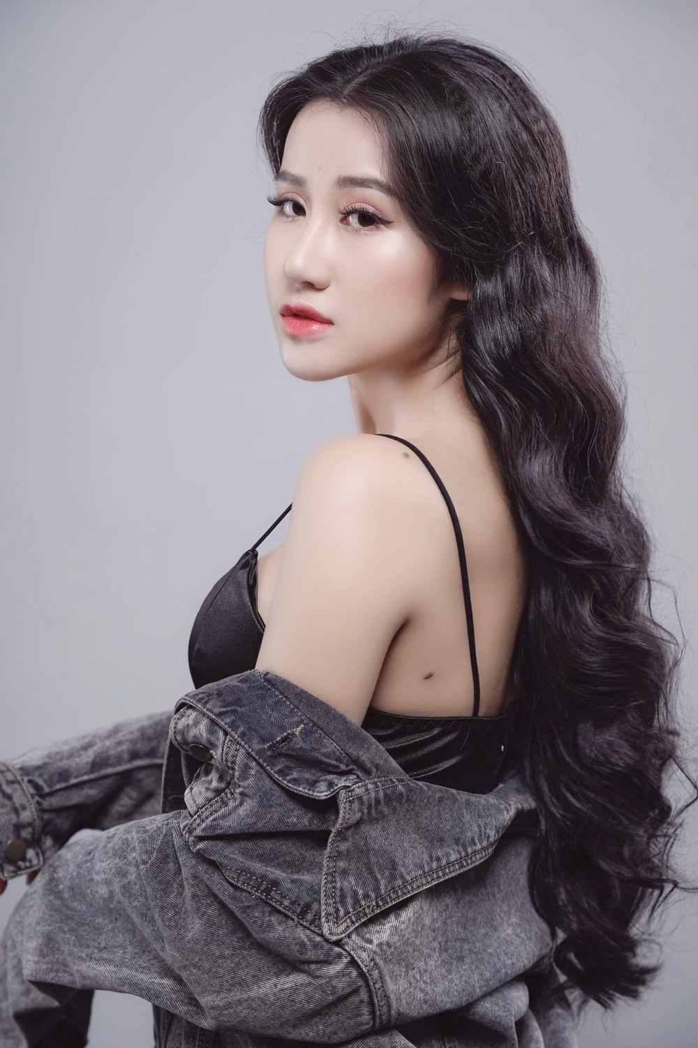 Hiện tại, công việc bận rộn khiến cô không có nhiều thời gian để rèn luyện thể thao. Thay vào đó, cô kiểm soát chế độ ăn uống để giữ vóc dáng thon gọn.