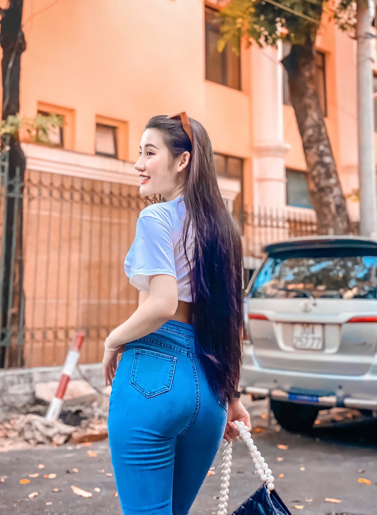 Sở hữu khuôn mặt xinh đẹp, chiếc cằm V- line hàng loạt nam nhân phải đổ gục trước nhan sắc yêu kiều của Anh Phương. Ảnh: FBNV