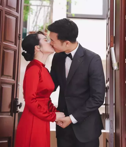 Hồi đầu năm, Trường "híp" từng đăng tải bài tản mạn trên trang cá nhân về việc bà xã mang bầu.