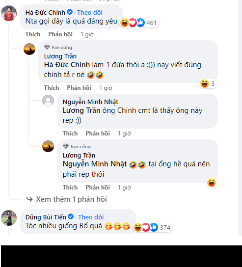 Bên dưới phần bình luận, loạt tuyển thủ đã góp vui bằng những câu cảm thán. Văn Đức và Xuân Mạnh thốt lên: "yêu lắm luôn, yêu thương" còn Đức Chinh cũng để lại lời khen: "Người ta gọi đây là quá đáng yêu".