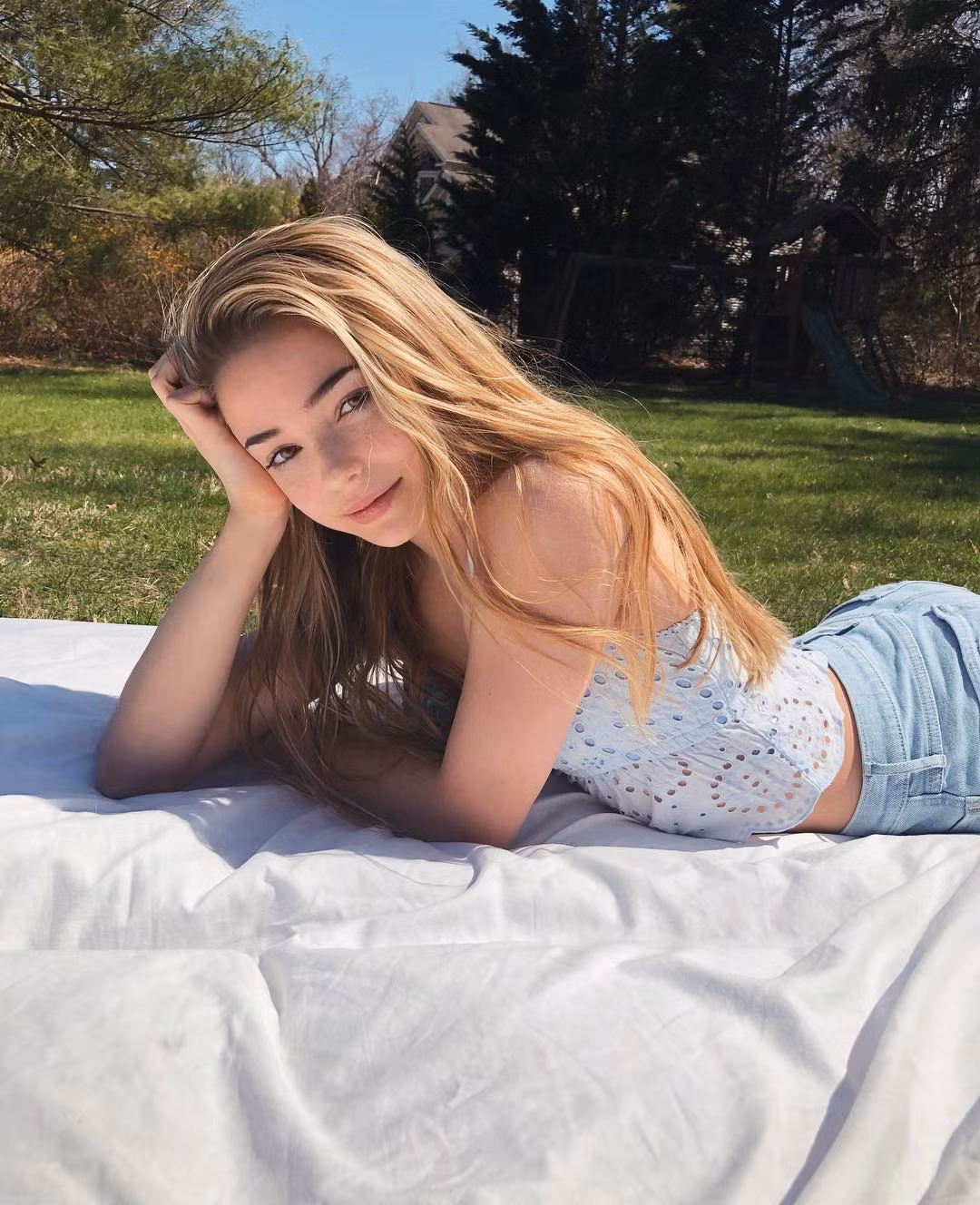 Olivia Dunn còn là gương mặt nổi bật trên mạng xã hội. Video đầu tiên của cô trên TikTok được đăng tải năm 2020.