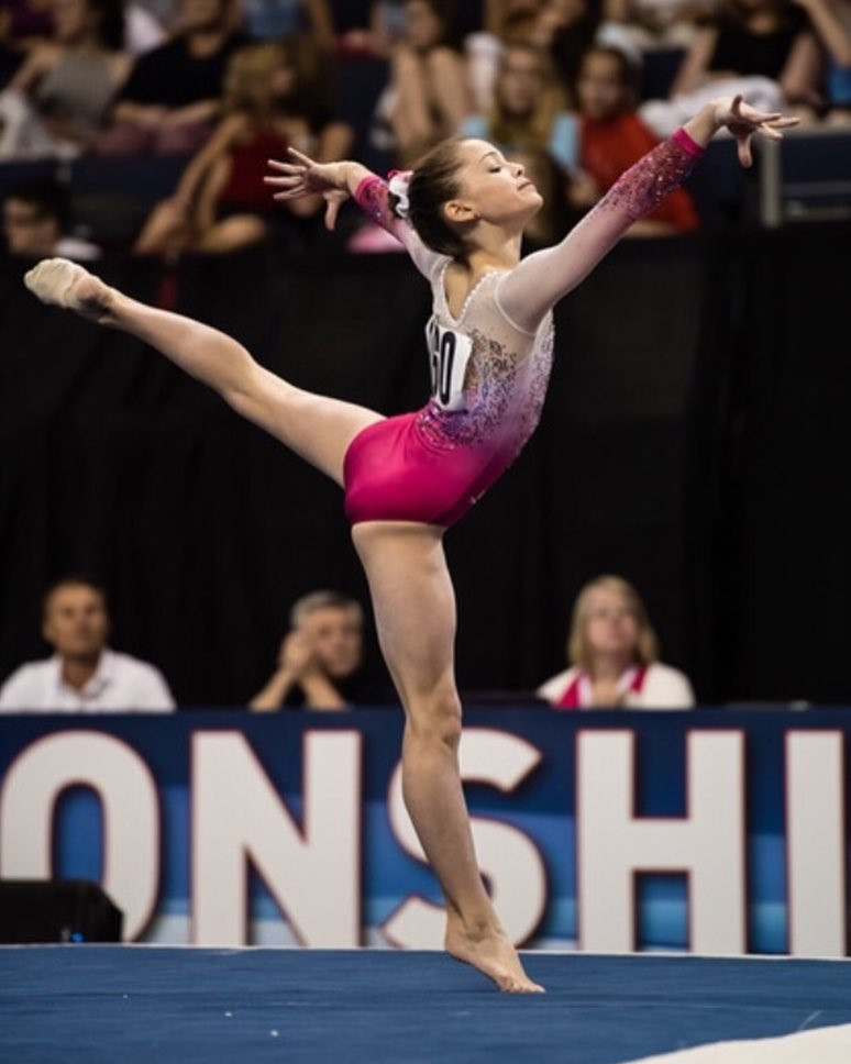 Bên cạnh ngoại hình xinh đẹp cùng thành tích ấn tượng với trong lĩnh vực thể dục dụng cụ, gái xinh Olivia Dunn còn được quan tâm bởi phong cách thời trang.