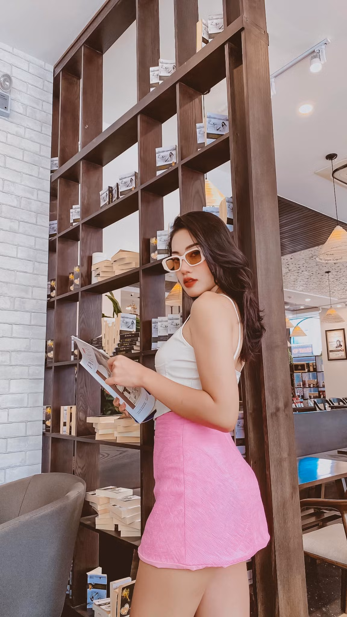 Cô được nhắc đến rất nhiều nhờ hành trình "dậy thì thành công", "lột xác" nhan sắc một cách ngoạn mục.