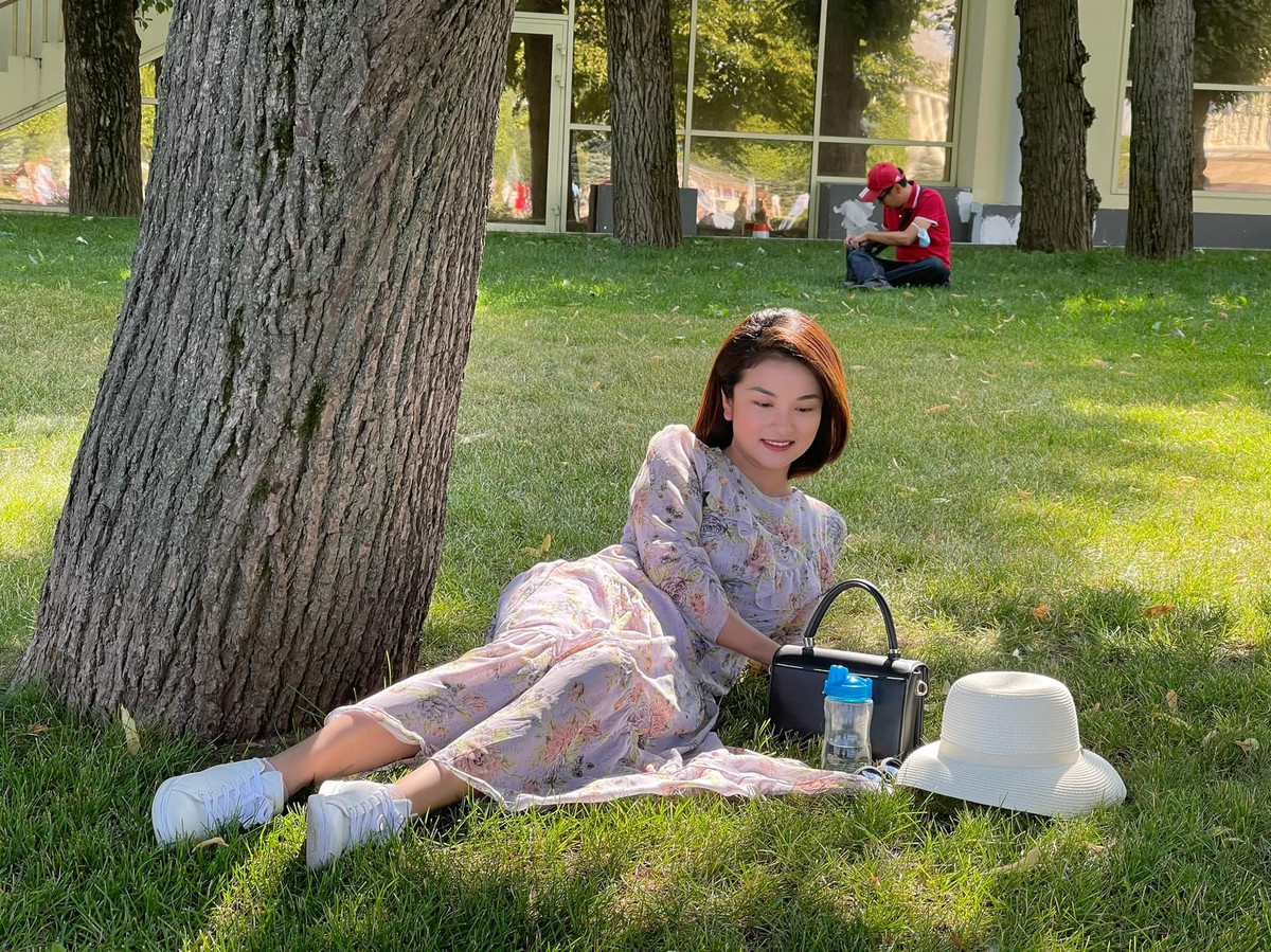 Nhan sắc xinh đẹp chưa đủ, Tố Hoa còn đạt được nhiều thành tích "khủng" ở các cuộc thi âm nhạc trong và ngoài nước.