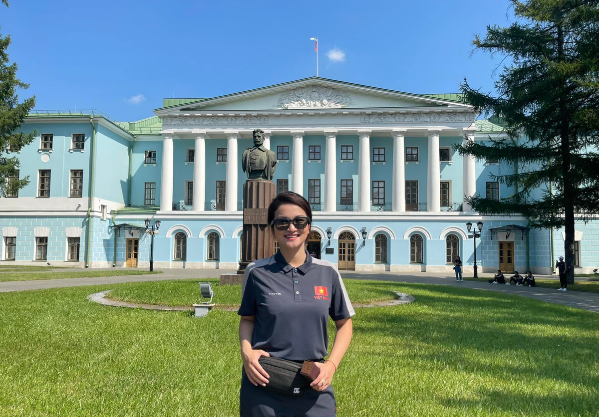 Ít ai biết được rằng, "người đẹp quân nhân" này là thí sinh đặc cách tuyển thẳng vào nhà trường khi mới 16 tuổi.