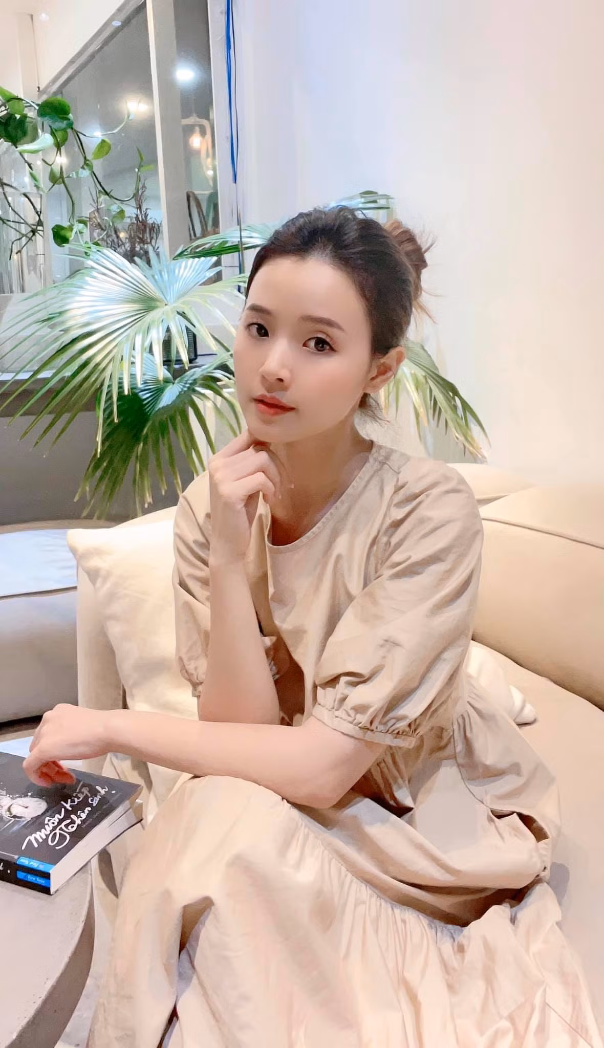 Midu thường xuyên phải lên tiếng đính chính, khẳng định mình không hề “dao kéo” như cư dân mạng nói.