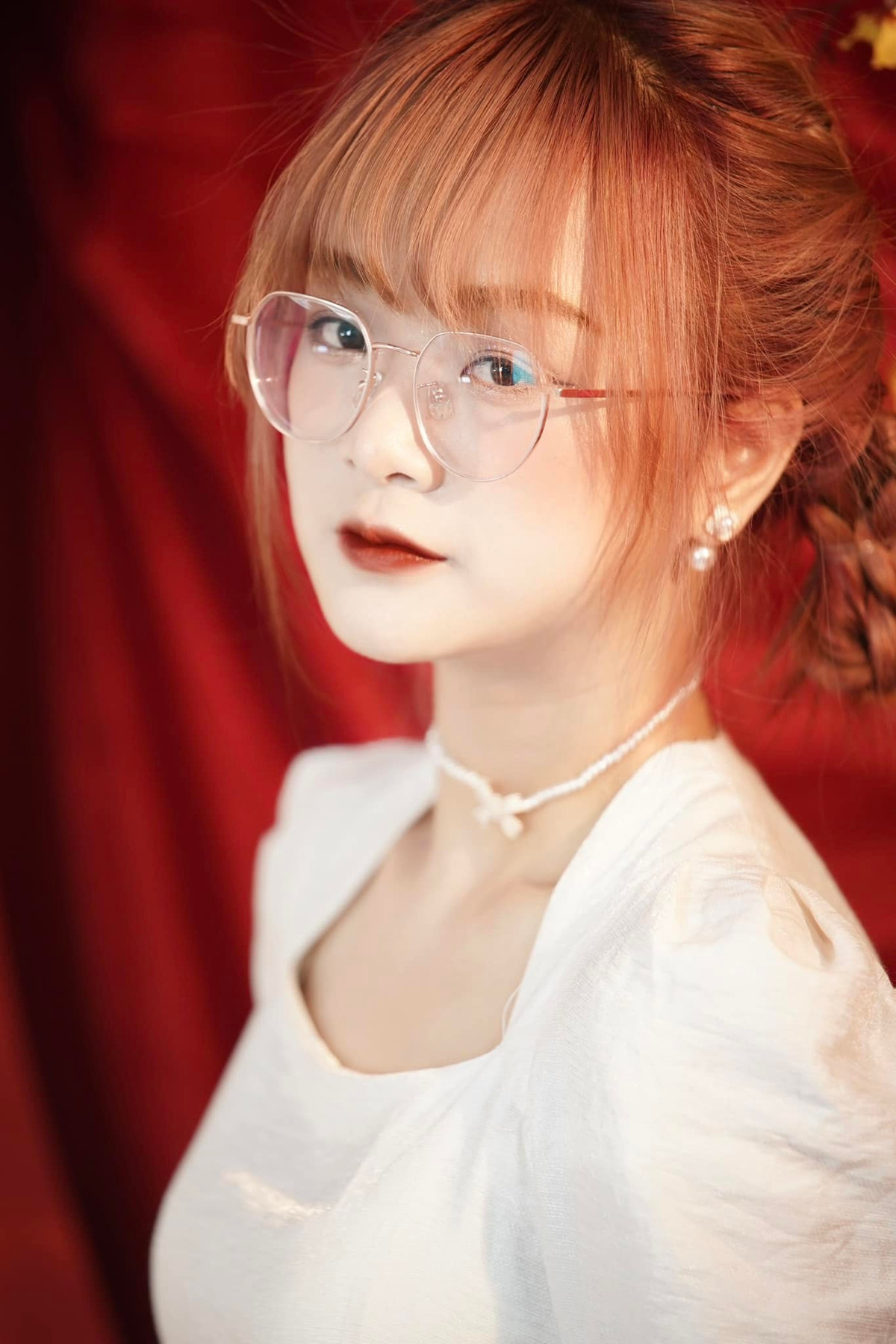 Trong một clip TikTok của mình, nữ streamer này thừa nhận thu nhập từ chơi bi a trong 1 tháng cũng kiếm được 100 triệu đồng. Rất nhiều bình luận thể hiện sự ngạc nhiên và ngưỡng mộ đã gửi đến Gấm Kami khi có thu nhập khủng như vậy.