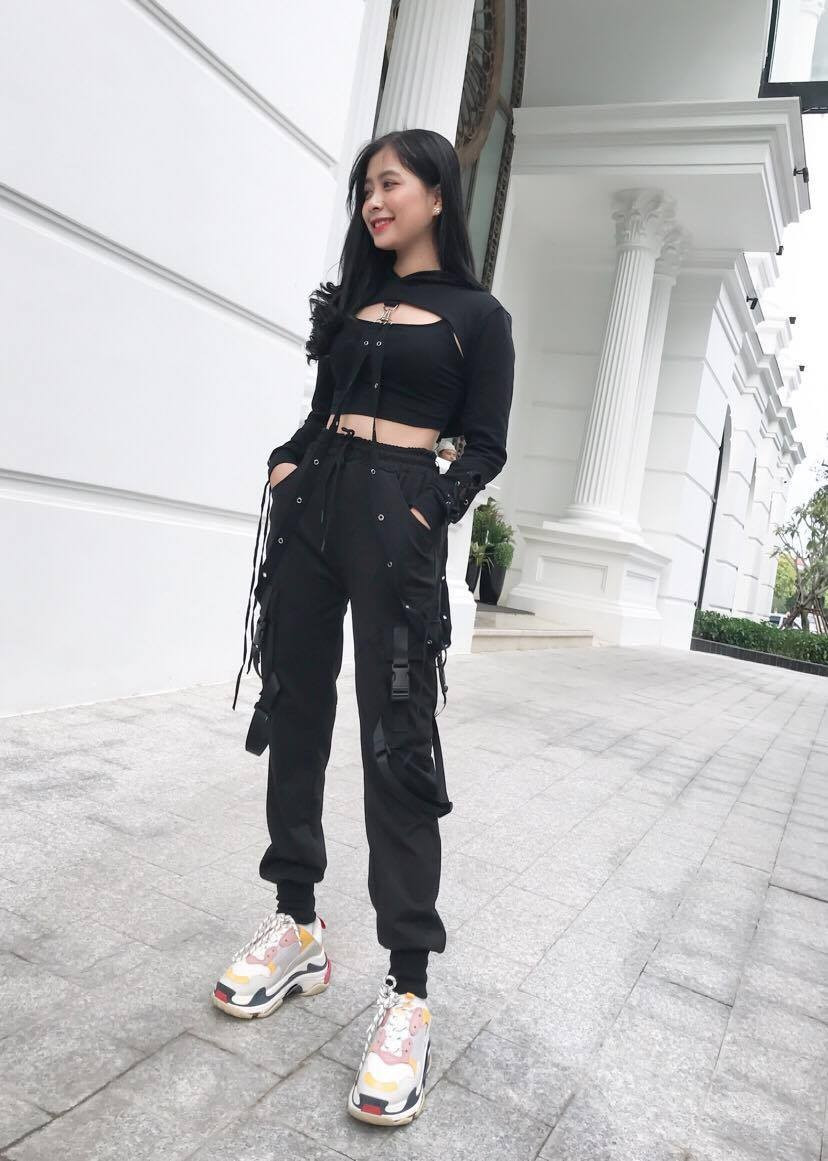 Với lối dẫn dắt khá tự nhiên, hài hước là một trong những điểm cộng khiến những buổi livestream của Milona hút lượng lớn người xem và tương tác.