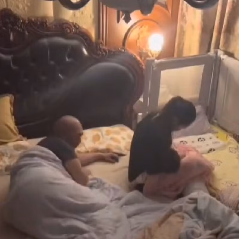 Được biết, người phụ nữ trên tên là Zhang, hiện cô và chồng đang sinh sống ở tỉnh Hồ Bắc (Trung Quốc). Chị Zhang cảm thấy vô cùng hạnh phúc vì đã lựa chọn đúng người để gửi gắm tương lai.