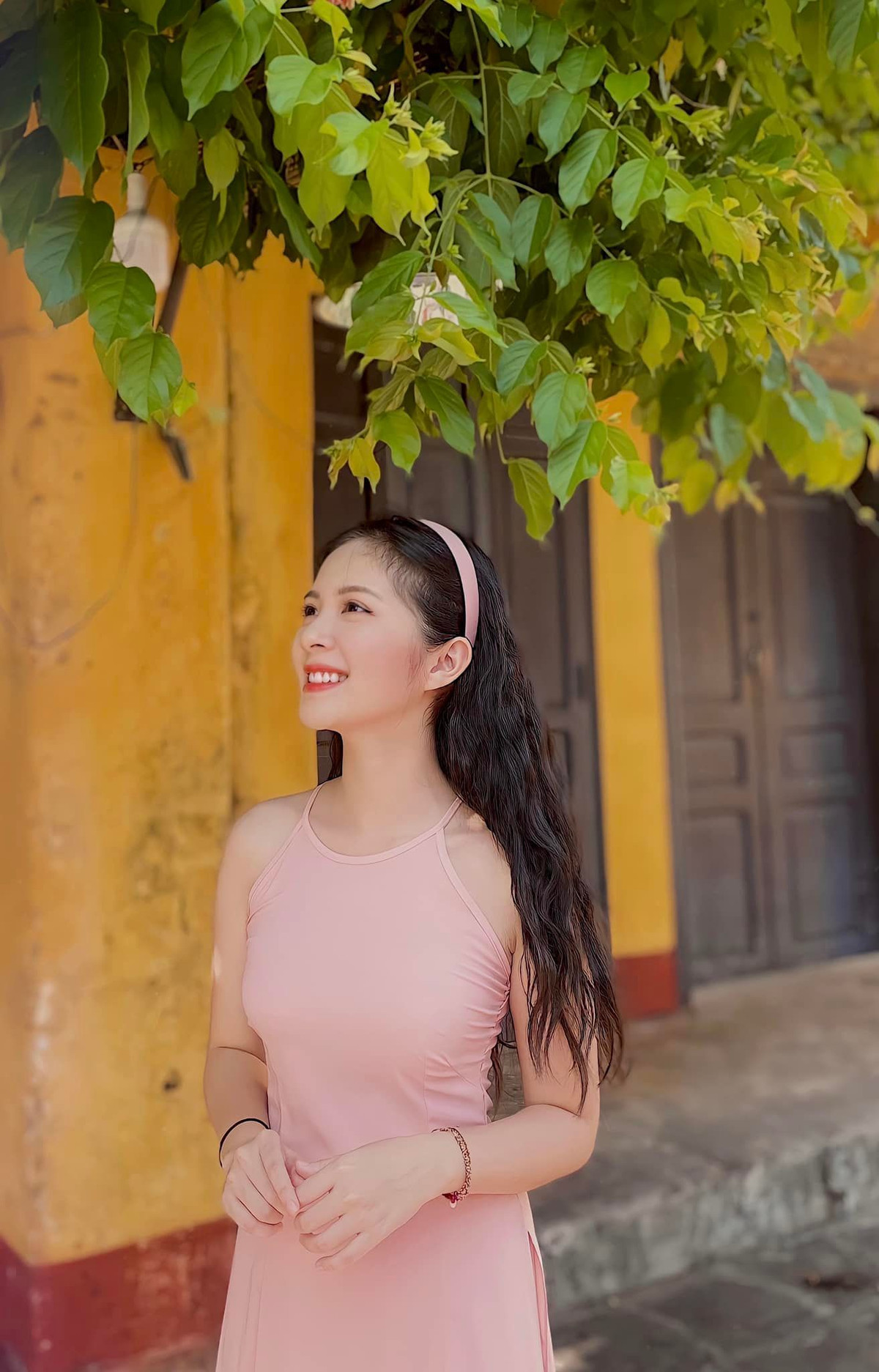 Bên cạnh diễn xuất, 9X từng có nhiều năm kinh nghiệm làm mẫu ảnh. Ảnh: FBNV