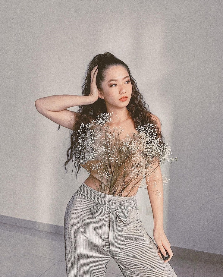 Làm tiếp viên hàng không của hãng nổi tiếng là cơ hội cho Huyền Trang đặt chân đến hơn 80 quốc gia trên thế giới.