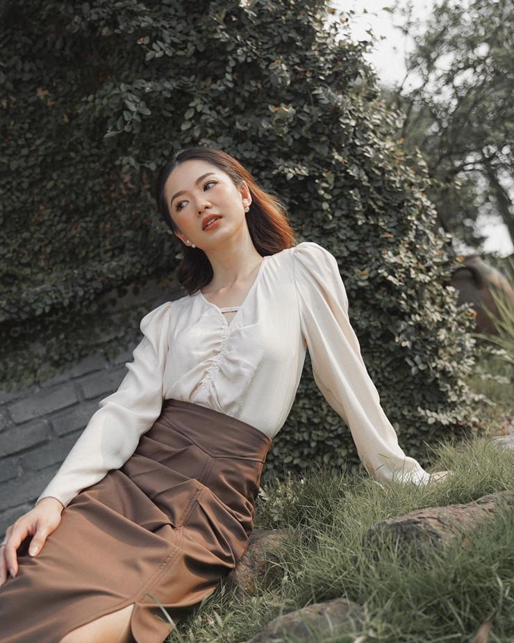 Dưới bài đăng của Huyền Trang là nhiều bình luận khen ngợi cô. Mặc dù được biết đến đã lâu nhưng cô nàng vẫn là tiếp viên hàng không được nhiều người chú ý.