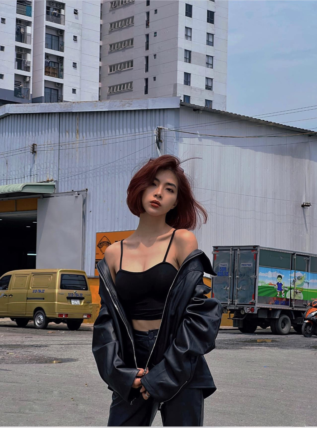 Đến nay, 9x này vẫn giữ được sức nóng trên mạng xã hội, đặc biệt là qua những hình ảnh, video clip xinh đẹp, nóng bỏng.