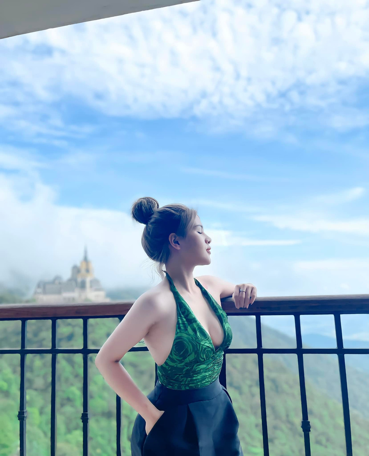 Nhan sắc hiện tại của Phương Hoa nhận được nhiều lời khen ngợi, đa phần các chị em ngưỡng mộ sự kiên trì của cô trong việc thay đổi ngoại hình.