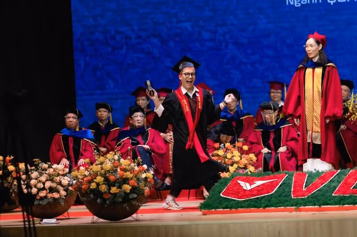 Hai huoc nhung man nhan bang tot nghiep “do khong noi” cua Gen Z