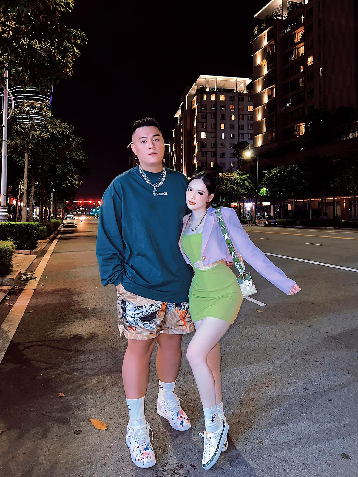 Năm 2015, Vân Tiny lên xe hoa với Fabo Nguyễn (tên thật Nguyễn Ngọc Tuấn) - con trai ông Nguyễn Ngọc Quân - ông trùm ngành điện tử lâu đời tại Việt Nam với hàng loạt cửa hàng điện tử, cửa hàng cung cấp, phân phối hàng kim khí.