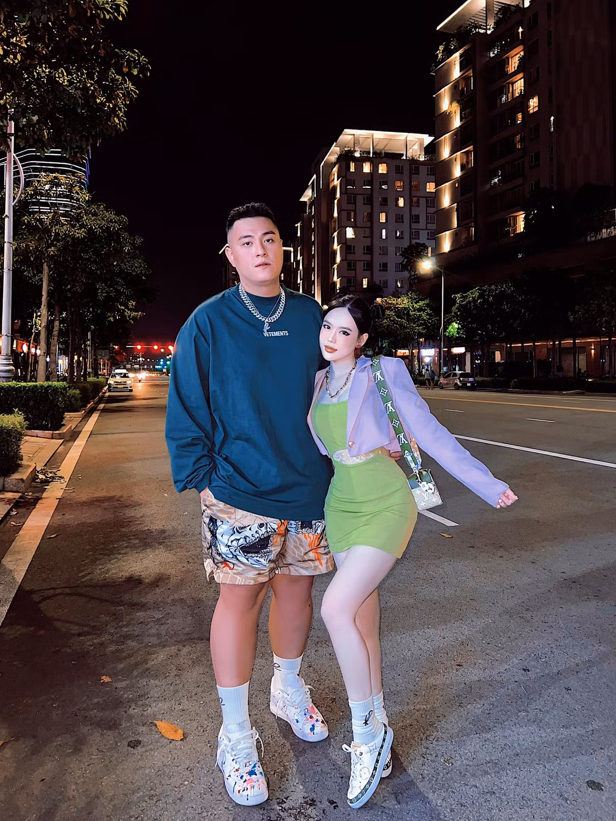 Năm 2015, Vân Tiny lên xe hoa với Fabo Nguyễn (tên thật Nguyễn Ngọc Tuấn) - con trai ông Nguyễn Ngọc Quân - ông trùm ngành điện tử lâu đời tại Việt Nam với hàng loạt cửa hàng điện tử, cửa hàng cung cấp, phân phối hàng kim khí.