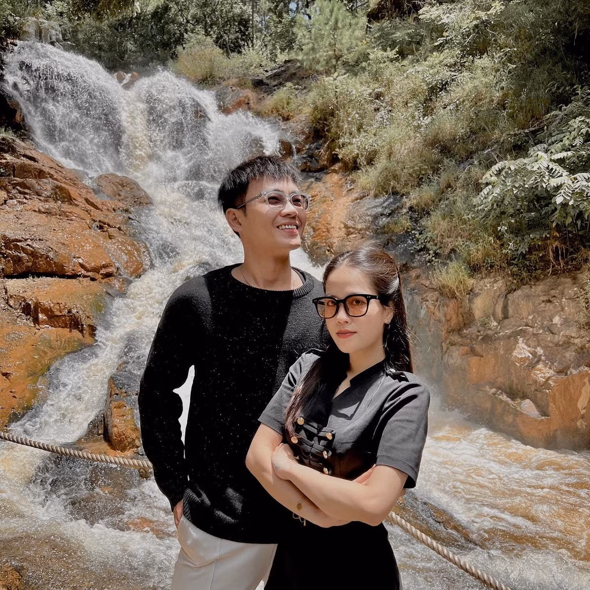 Thời gian qua nhiều người không khỏi hoài nghi Huyền My đang mang thai, trước lời bàn tán đó cô đã phủ nhận tin đồn, bạn gái cũ Quang Hải cũng tiết lộ dự định của bản thân và ông xã trong thời gian sắp tới.