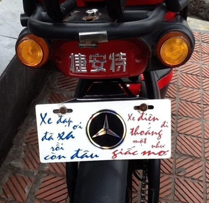 Với nội dung sáng tạo và đầy hài hước, những thông điệp trên đường phố này luôn đem lại nhiều tiếng cười cho những người đi đường.