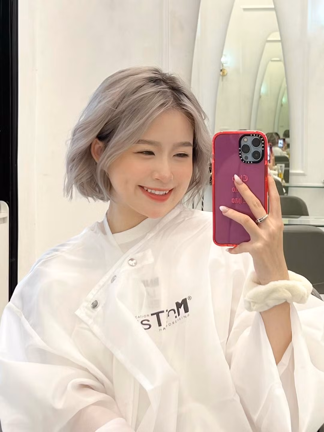 Trước đó nữ rich kid tâm sự có thời điểm đi học cô bị tăng cân, gương mặt không thon gọn và đây cũng là quãng thời gian cô cảm thấy tự ti nhất.