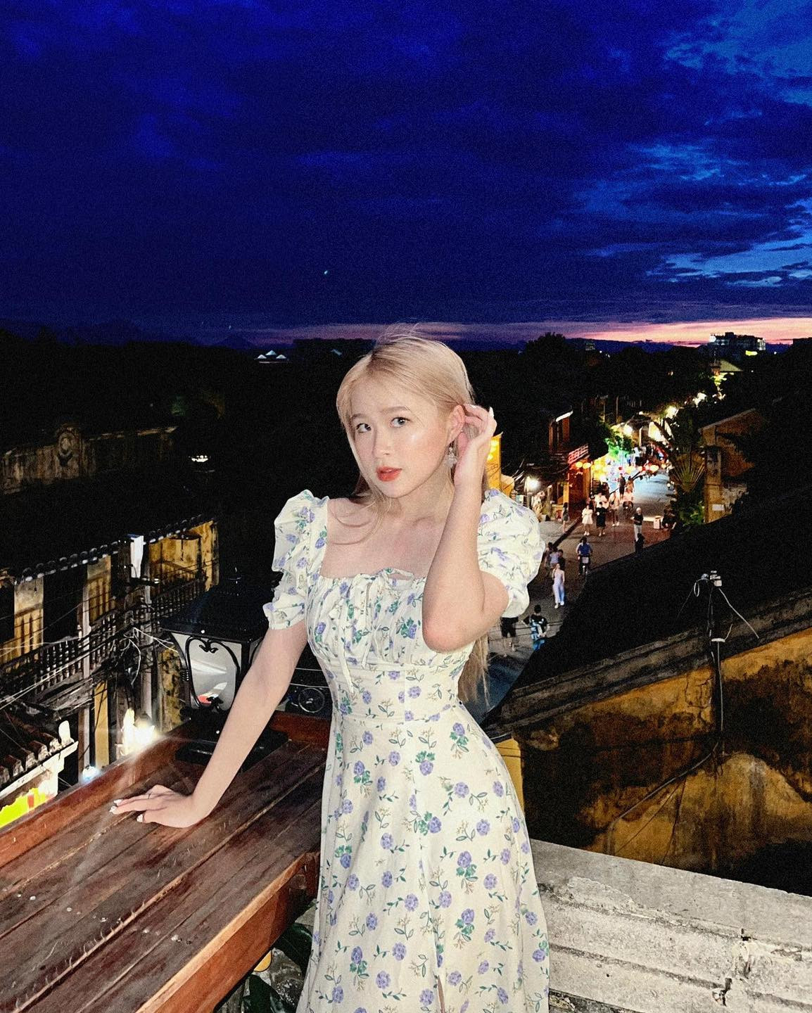 Với tầm ảnh hưởng của mình trên mạng xã hội nên cuộc sống thường nhật của cô nàng hot TikToker nhận được rất nhiều sự chú ý.