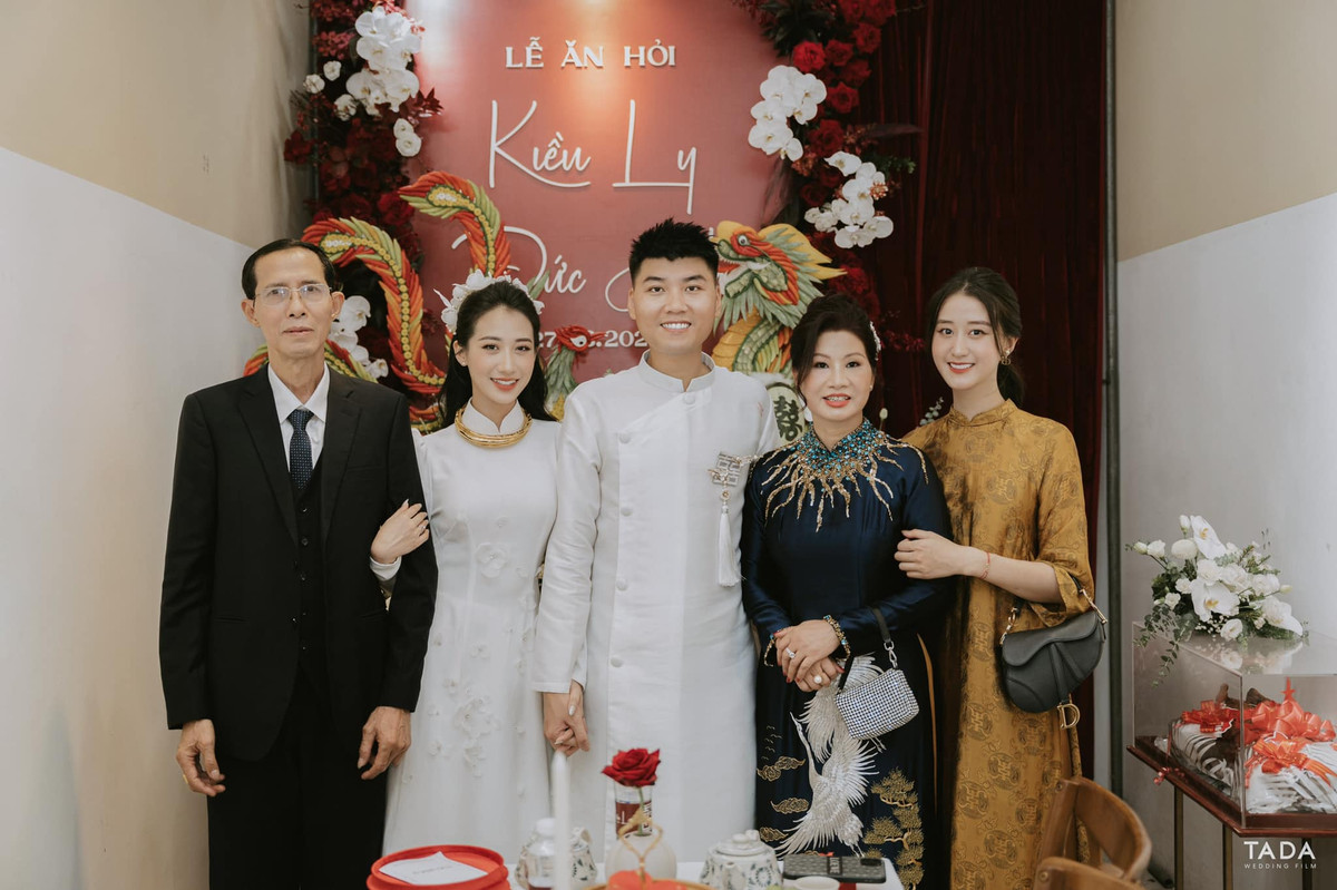 Ngày 27/8 vừa qua, hot girl Người ấy là ai Kiều Ly Phạm tổ chức lễ ăn hỏi với bạn trai - đạo diễn Đức Anh.