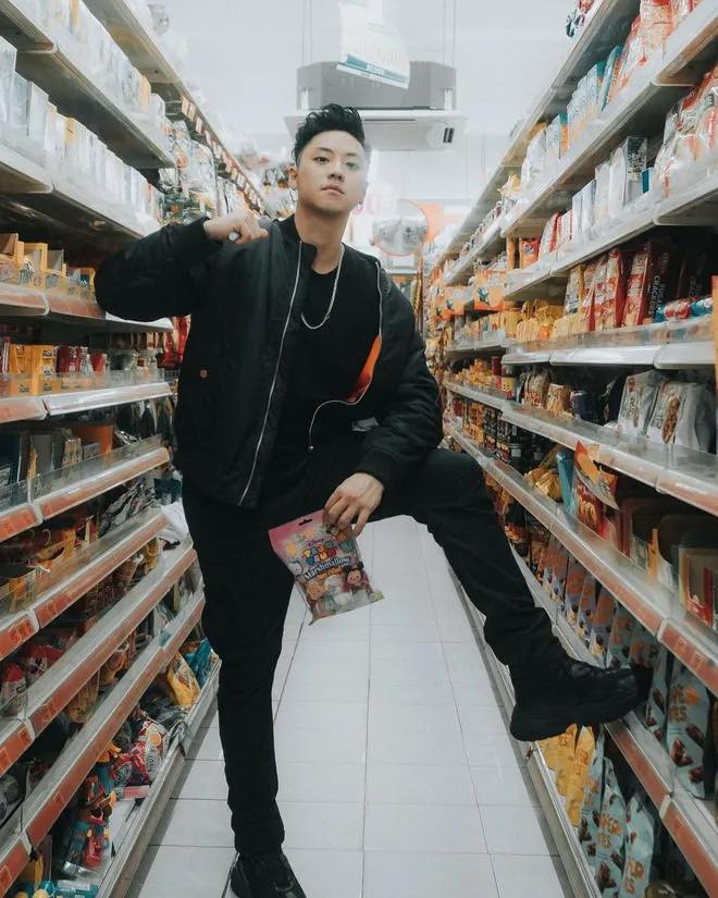 Được biết Wukong từng du lịch ở Đà Nẵng. Không những vậy, anh còn kịp thời cứu được một thanh niên trẻ gặp vấn đề về sức khỏe khi đang đi trên đường.