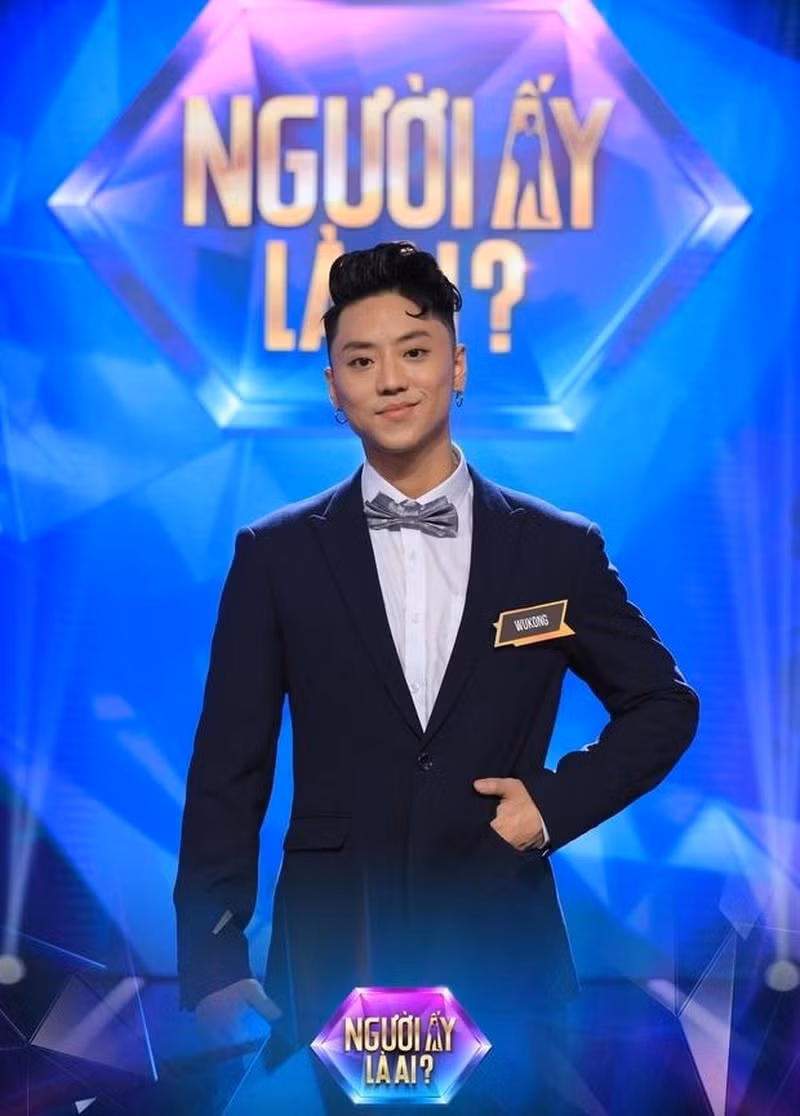 Trai đẹp trong Người Ấy Là Ai này có nghệ danh Wukong (tên thật là Alfy) không chỉ sở hữu diện mạo điển trai mà còn gây ấn tượng bởi lối nói chuyện duyên dáng, dễ thương.