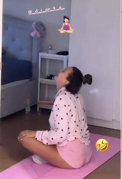 Dù xinh đẹp là bao nhưng cứ mỗi lần qua ống kính của chồng thủ môn, người đẹp lại dìm nhan sắc không thương tiếc.