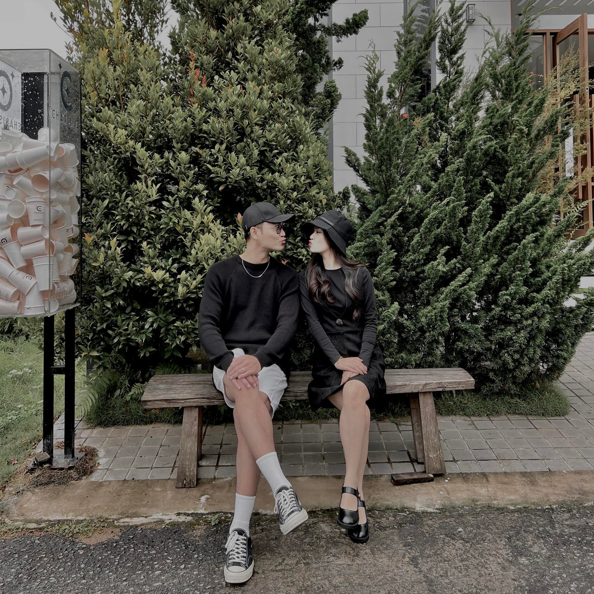 Trên Facebook, bạn gái cũ Quang Hải mới đây có chia sẻ gây chú ý liên quan đến anh xã nổi tiếng vào ngày sinh nhật.