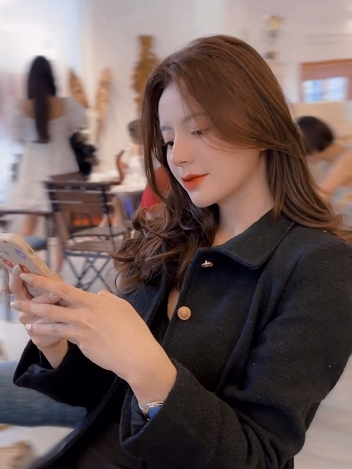 Triệu Thị Nhung, đến từ Cao Bằng, là nữ sinh trường ĐH Khoa học Xã hội và Nhân văn.