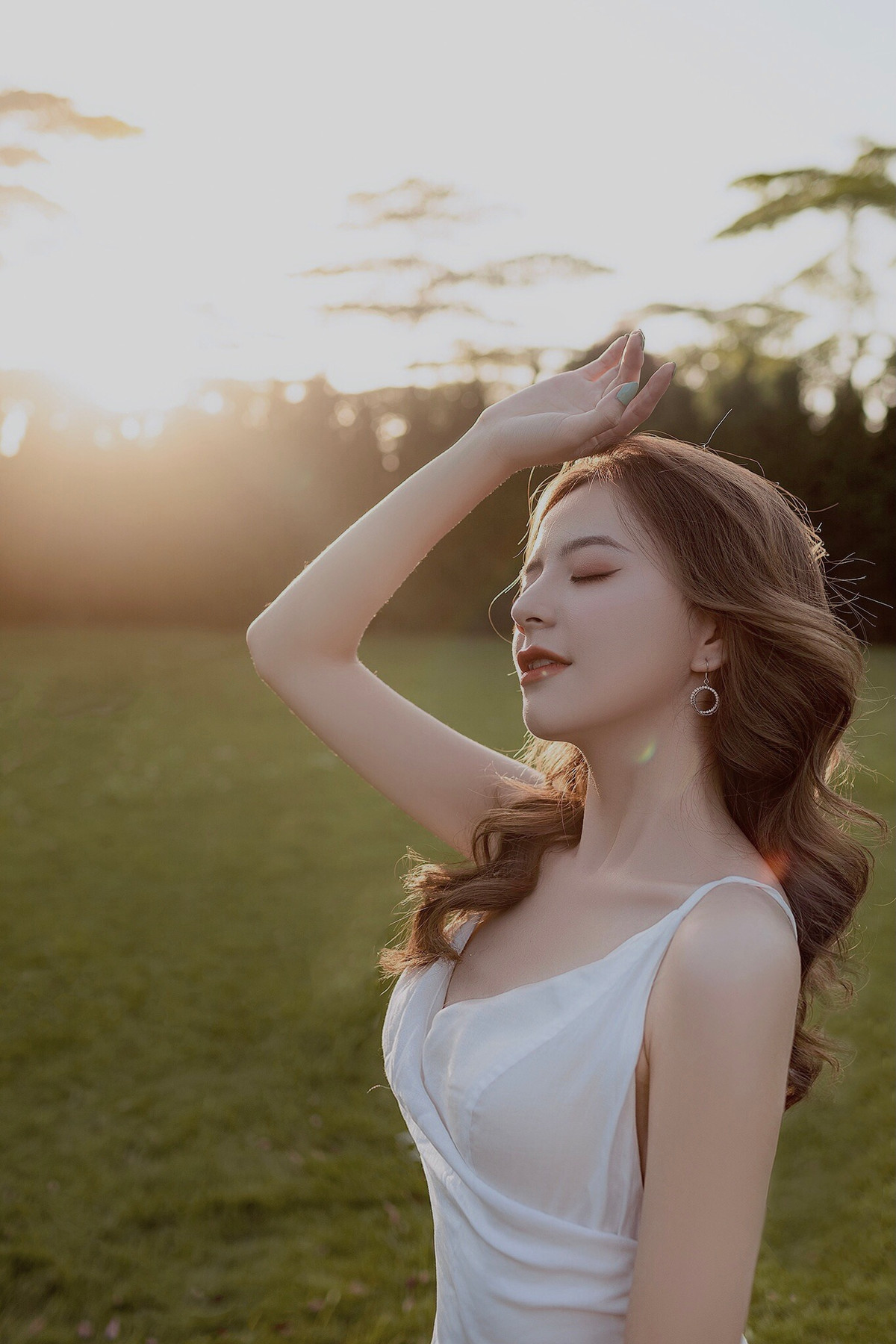 Cô nàng còn gây ấn tượng bởi khả năng diễn xuất trước ống kính.