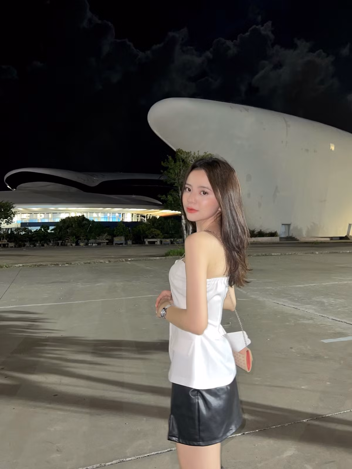 Không những vậy, cô nàng còn là thí sinh lọt vào Top 5 gương mặt ấn tượng khuấy đảo Hot Face Việt Nam 2020.