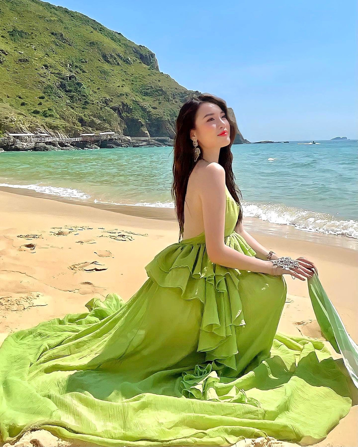 Cũng giống như nhiều bạn trẻ khác, phản ứng của Ngọc Mai trước những lời đề nghị gạ đi tour, làm sugar baby là không trả lời và block thẳng cánh.