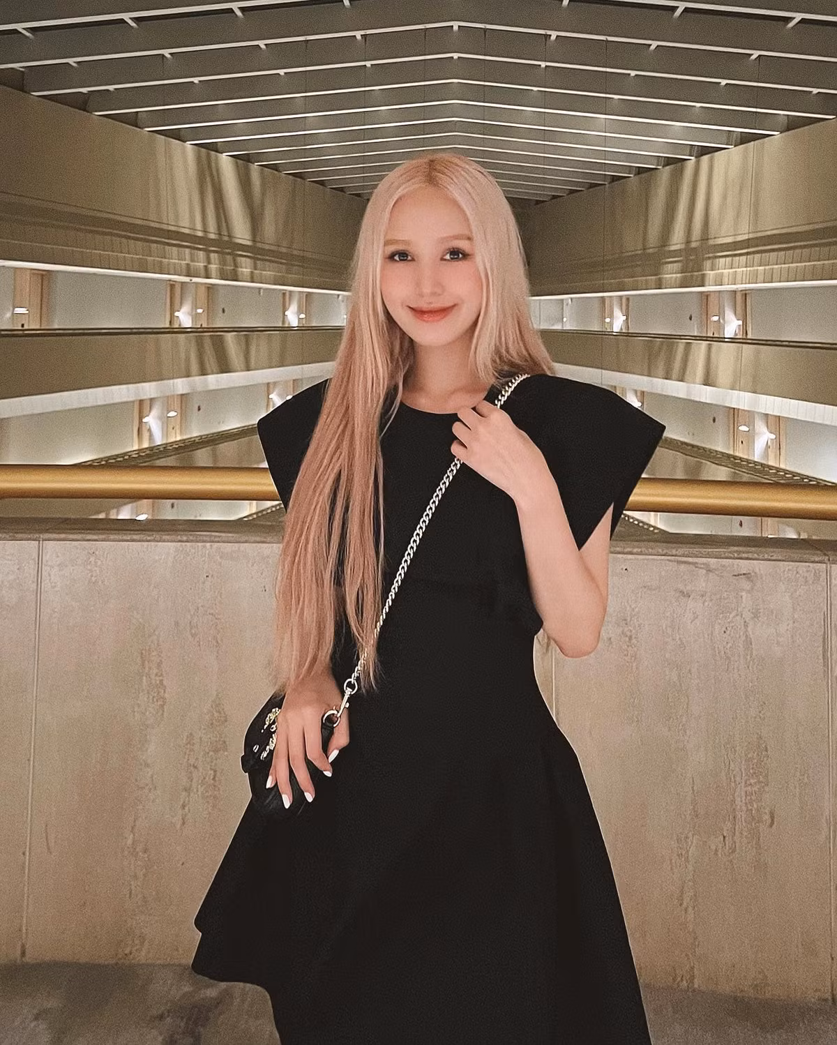 Từ khi quyết tâm theo đuổi nghệ thuật chuyên nghiệp, Xoài Non càng chăm chút hình ảnh mỗi khi xuất hiện trước công chúng.