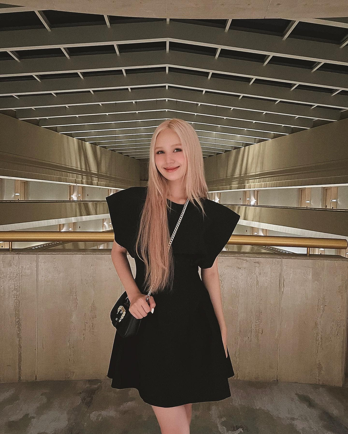 Nổi tiếng từ khi hẹn hò và kết hôn với streamer giàu nhất Việt Nam, Xoài Non dần lấn sân mạnh mẽ vào showbiz.