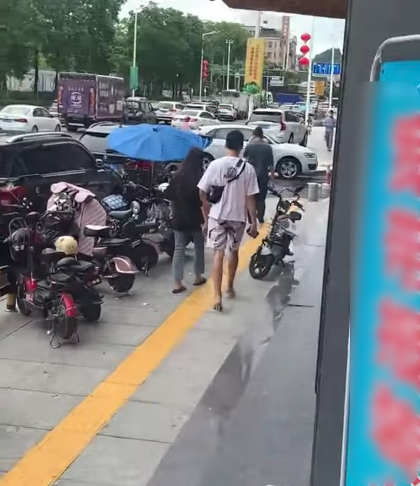 Ngay sau khi được đăng tải, đoạn video ngắn không chỉ thu hút đông đảo sự quan tâm của người dùng mạng xã hội Trung Quốc mà còn lan truyền sang tận cộng đồng giới trẻ Việt.