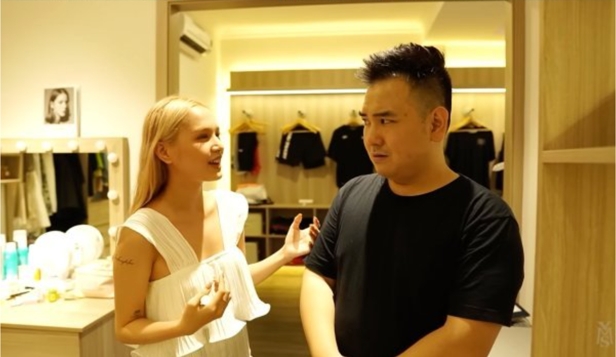 Mới đây, gái xinh 2K tiếp tục gây xôn xao mạng xã hội khi lần đầu khoe không gian chứa quần áo trong nhà mới của mình.