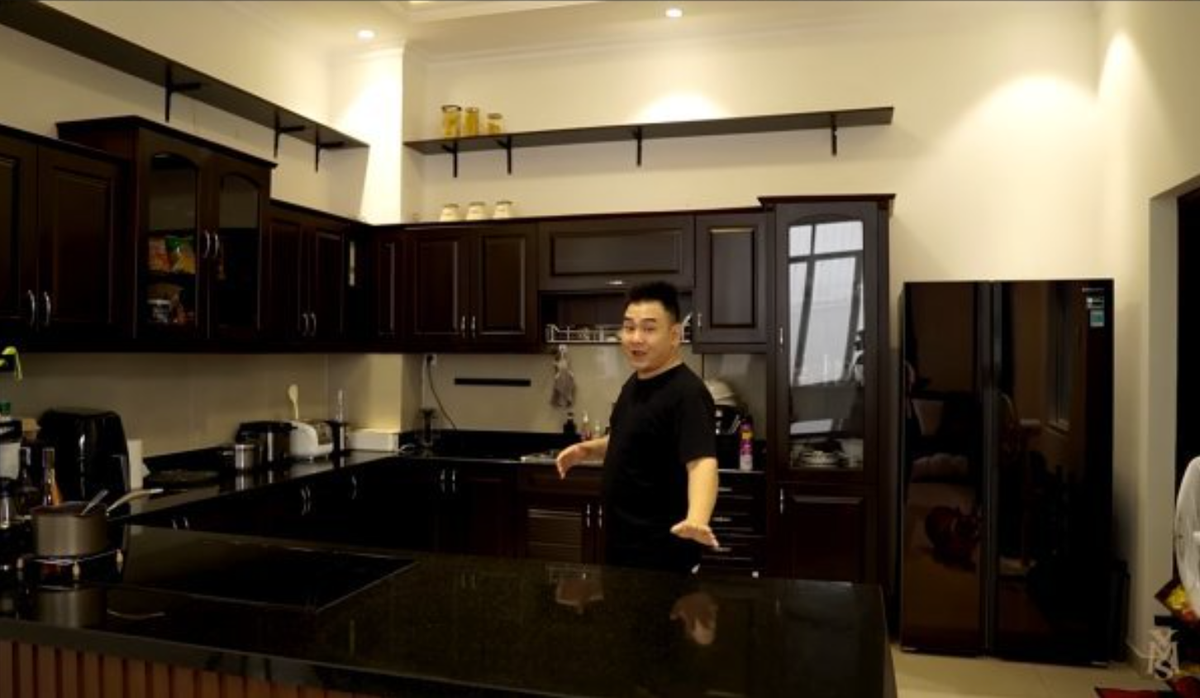 Streamer giàu nhất Việt Nam cho biết khu vực phòng riêng là nơi anh đầu tư khủng nhất.