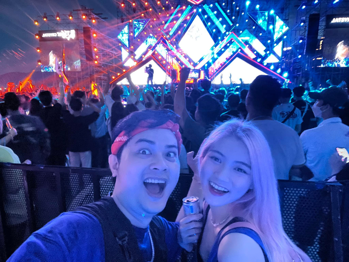 Hiện tại, Nam Phương đang phát triển sự nghiệp với vai trò là một vlogger và khiến nhiều người trầm trồ vì câu chuyện tình yêu ngọt ngào với streamer Win.D.