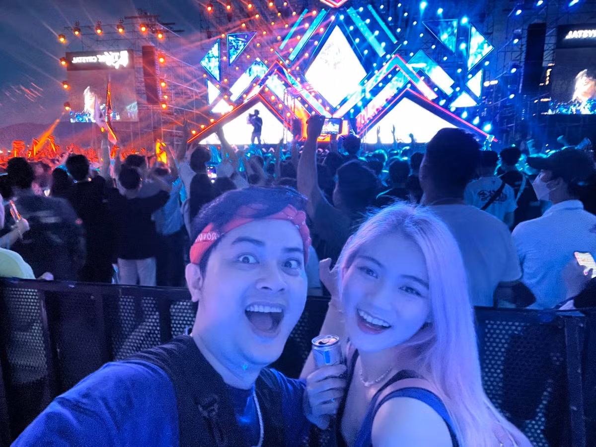 Hiện tại, Nam Phương đang phát triển sự nghiệp với vai trò là một vlogger và khiến nhiều người trầm trồ vì câu chuyện tình yêu ngọt ngào với streamer Win.D.