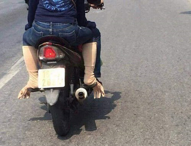 Phải có óc sáng tạo lắm mới “chữa cháy” bằng cách hài hước như thế này.