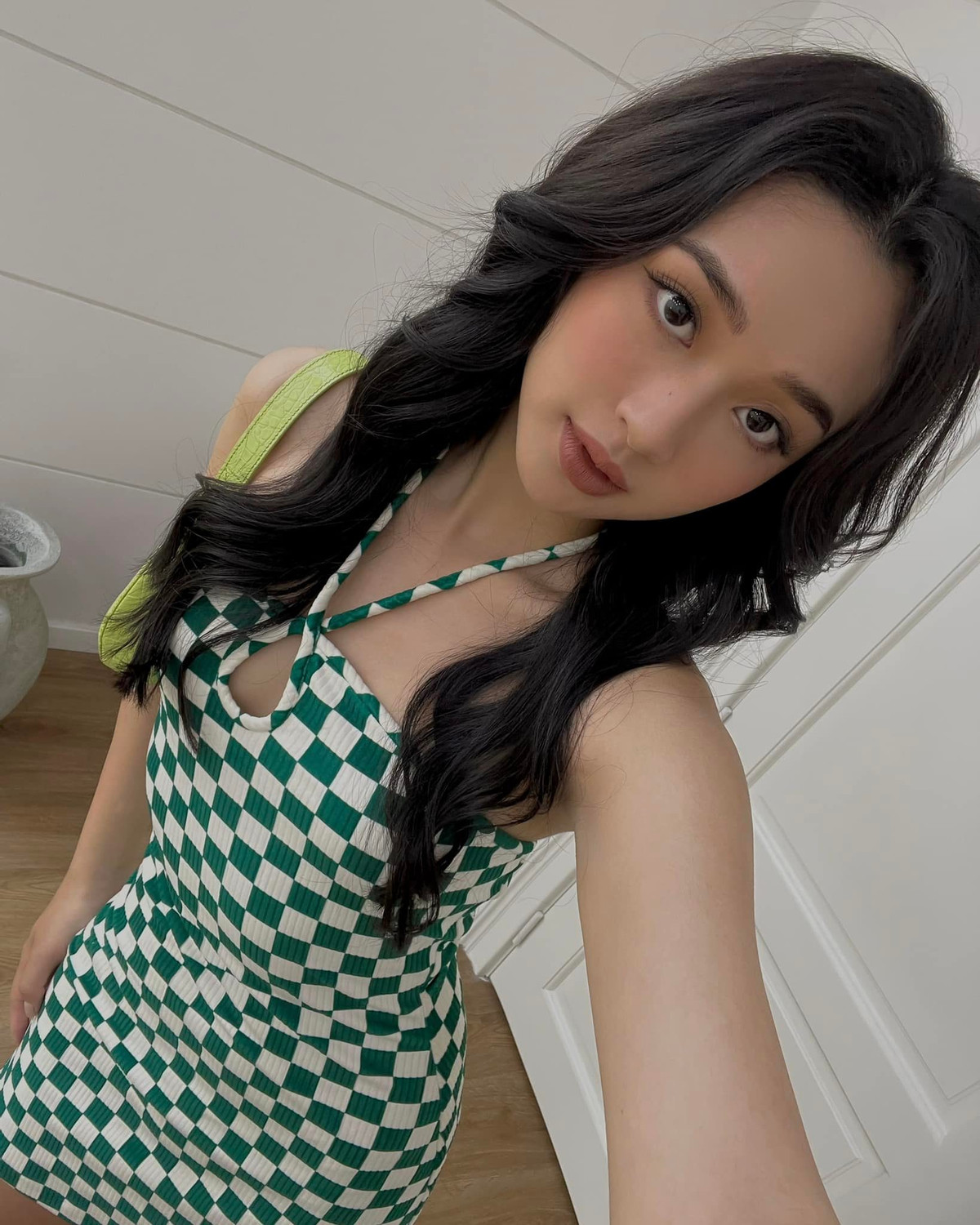 Ngay khi chương trình lên sóng, cái tên Thảo Trang nhanh chóng gây chú ý, mà phần lớn nhiều người quan tâm vì nhan sắc nổi bật của cô.