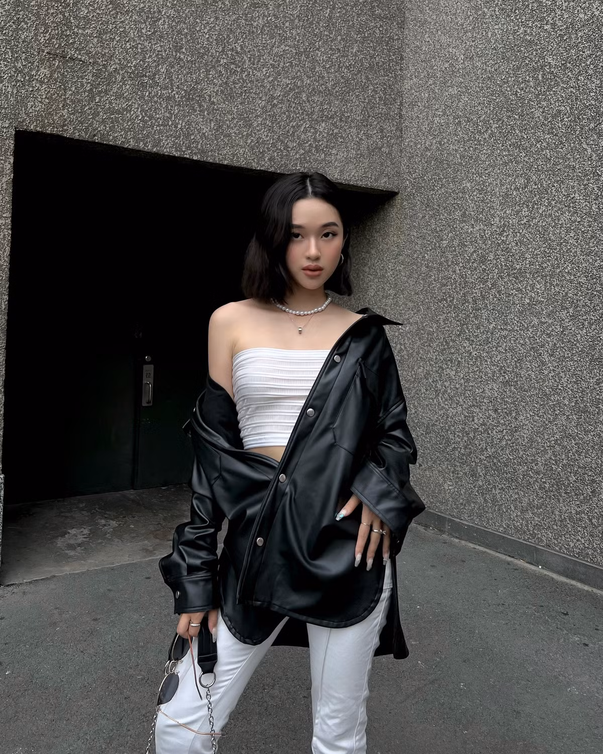 Nhờ lợi thế về mọi mặt nên Karty Chang rất đắt show chụp hình với những bộ ảnh đầy ấn tượng.