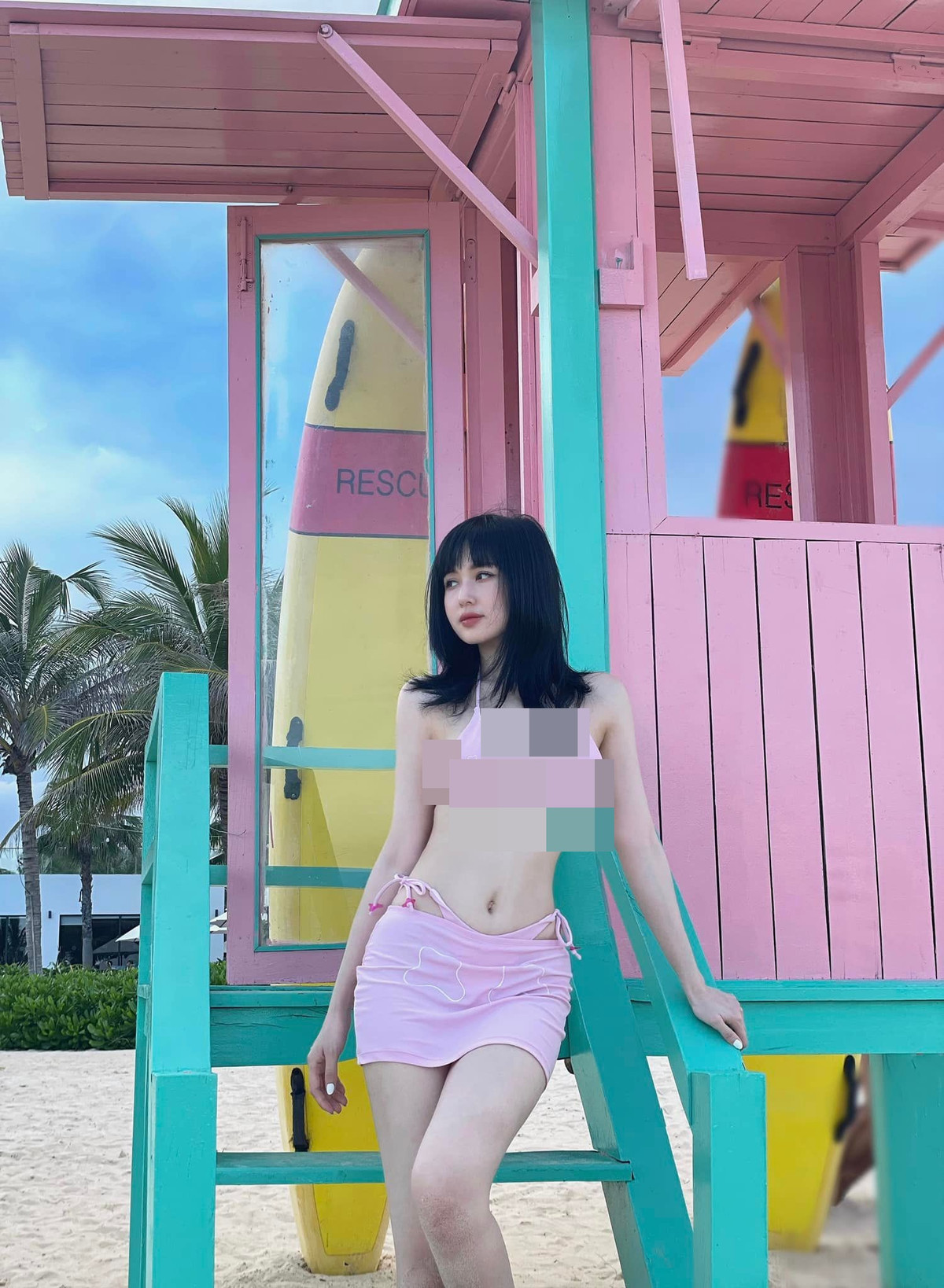 Cuu hot girl Tam Tit khoe dang nuot, the he 2K chay theo dai