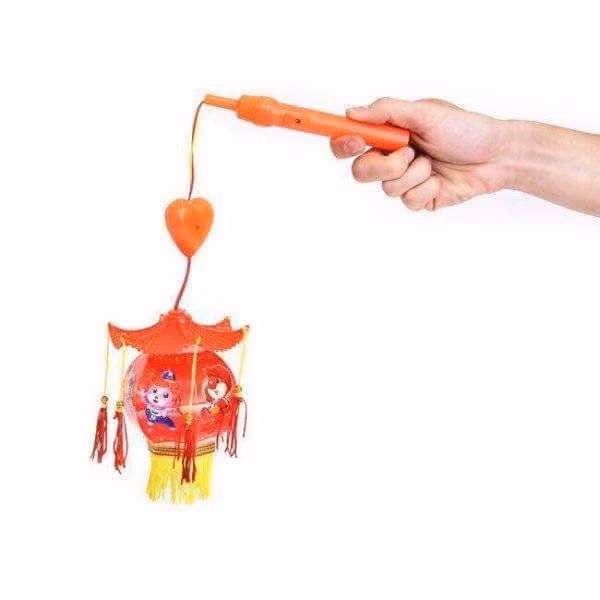 Chiếc đèn lồng Trung Thu hiện đại hơn 1 xíu của thế hệ 9x thời đó.