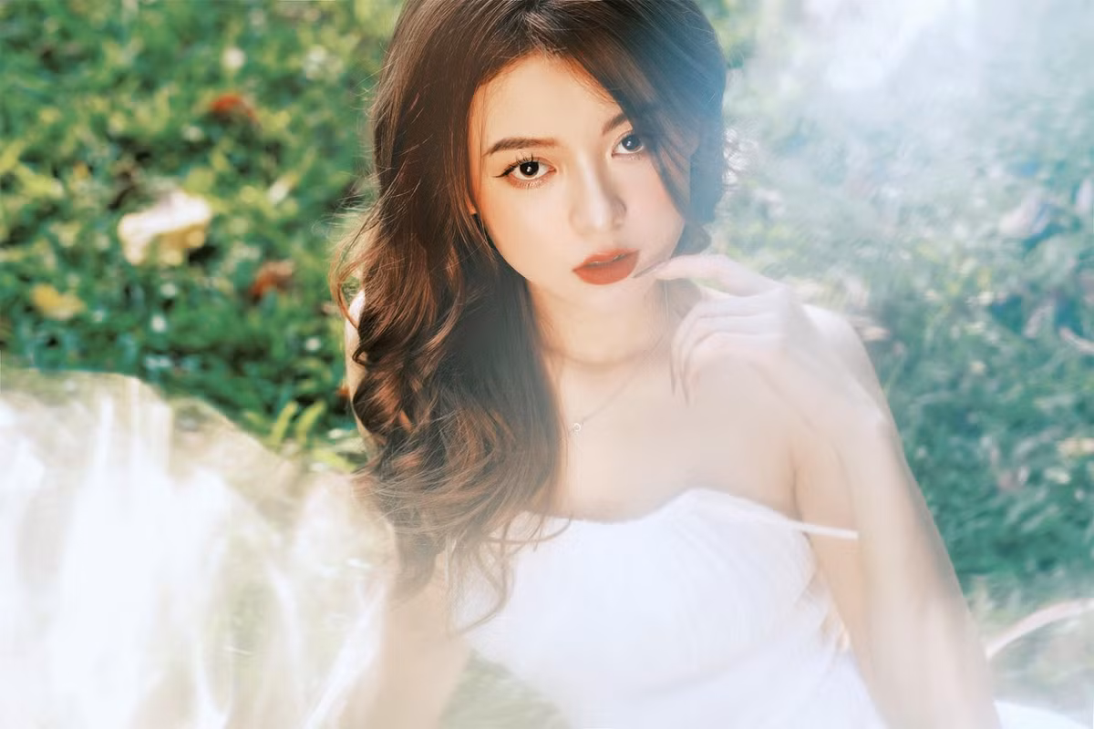 Thu Trang được nhiều người ngợi khen vẻ ngoài xinh đẹp, gương mặt tròn đáng yêu.