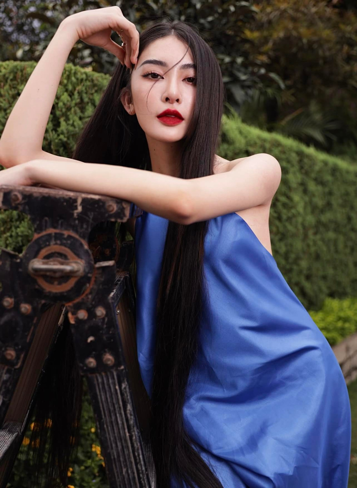 Ở tuổi 21, Diệu Linh trông khá "dừ" so với các bạn đồng trang lứa, nhưng đó là hình ảnh cô hướng tới để trở nên sang trọng, có thương hiệu trong nghề KOL.