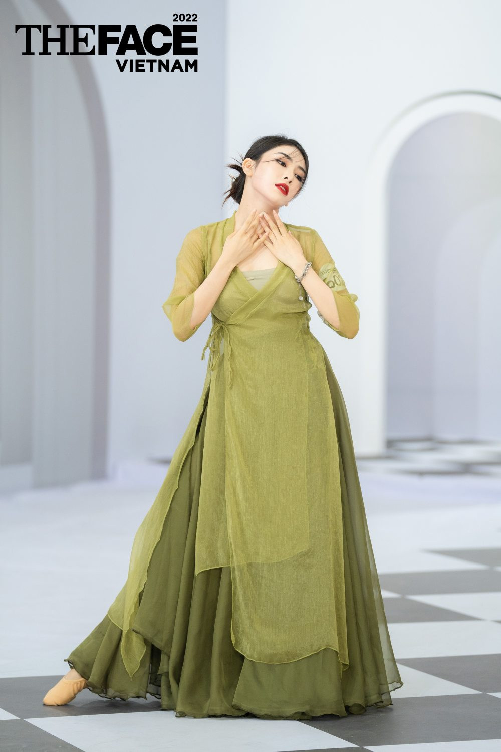 Trên trang cá nhân, Trương Diệu Linh thường xuyên chia sẻ những hình ảnh sang chảnh, nghỉ dưỡng xa hoa.