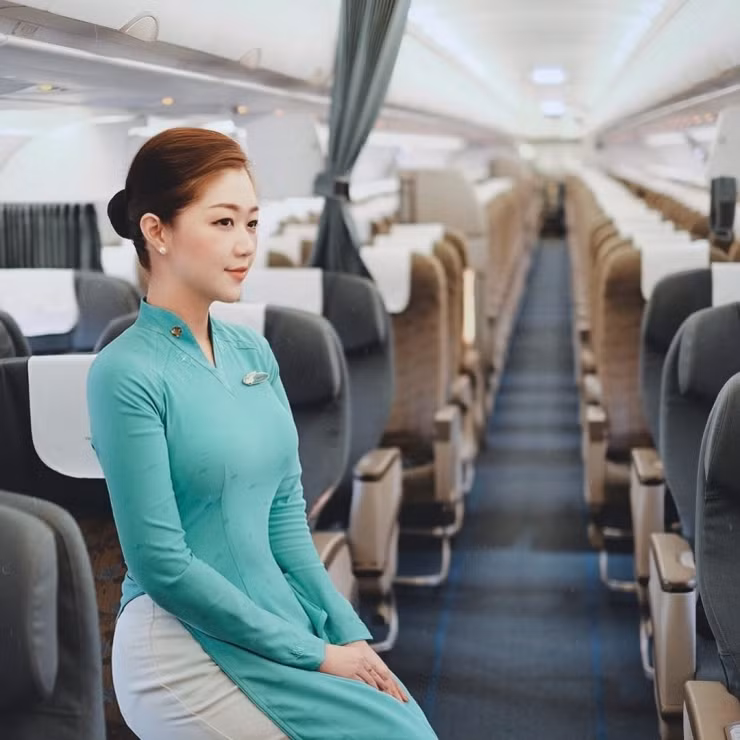 Ngoài Ngọc Mai, nữ tiếp viên hàng không Tôn Nữ Nam Phương cũng là cái tên gây chú ý không kém.